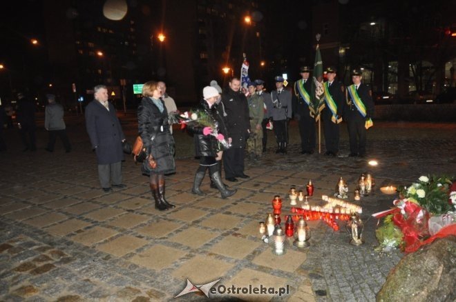 Ostrołęczanie oddali hołd żołnierzom wyklętym [1.III.2012] - zdjęcie #3 - eOstroleka.pl