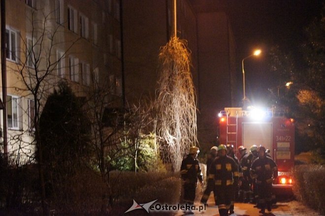 Pożar w bloku przy ul. Sienkiewicza [03.03.2012] - zdjęcie #25 - eOstroleka.pl