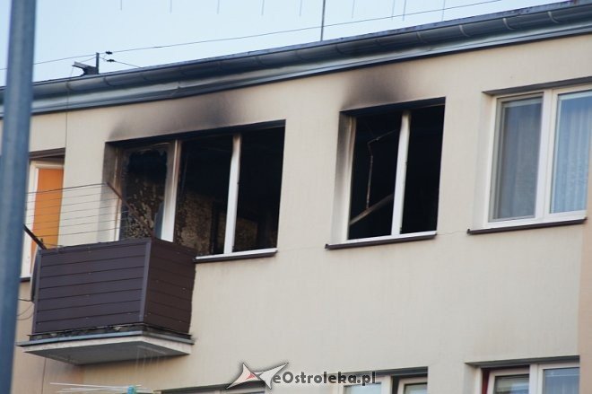 Pożar w bloku przy ul. Sienkiewicza [03.03.2012] - zdjęcie #32 - eOstroleka.pl