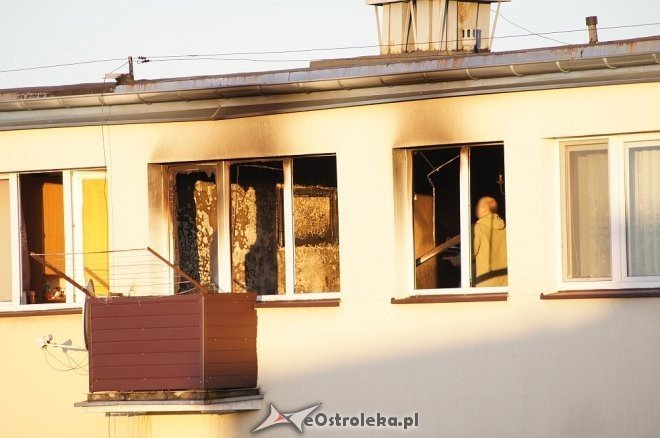 Pożar w bloku przy ul. Sienkiewicza [03.03.2012] - zdjęcie #38 - eOstroleka.pl