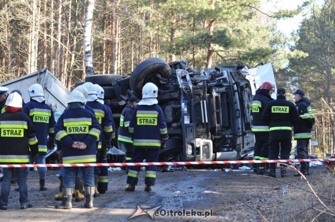Droga DK 60: Tragiczny wypadek w miejscowości Czarnowo na trasie Różan - Ostrów Maz. 1 osoba nie żyje [5 III 2012] - zdjęcie #6 - eOstroleka.pl