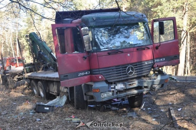 Droga DK 60: Tragiczny wypadek w miejscowości Czarnowo na trasie Różan - Ostrów Maz. 1 osoba nie żyje [5 III 2012] - zdjęcie #21 - eOstroleka.pl