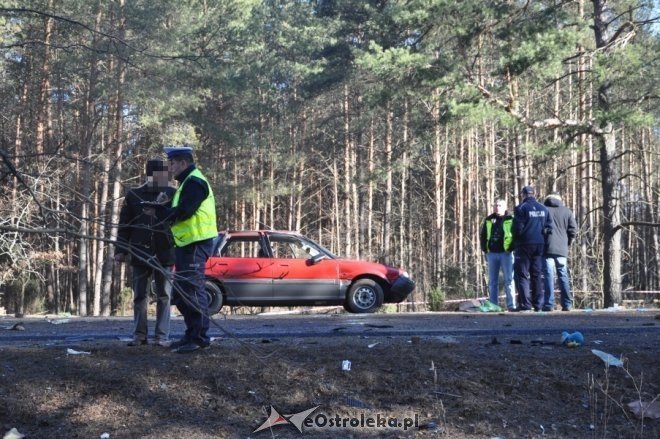 Droga DK 60: Tragiczny wypadek w miejscowości Czarnowo na trasie Różan - Ostrów Maz. 1 osoba nie żyje [5 III 2012] - zdjęcie #23 - eOstroleka.pl