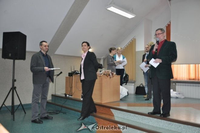 Dwa konkursy jezykowe dla uczniów szkół średnich odbyły się w Zespole Kolegiów Nauczycielskich w Ostrołęce [6.III.2012] - zdjęcie #1 - eOstroleka.pl