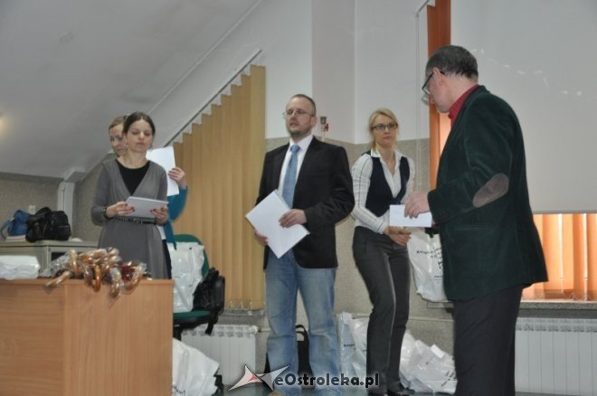 Dwa konkursy jezykowe dla uczniów szkół średnich odbyły się w Zespole Kolegiów Nauczycielskich w Ostrołęce [6.III.2012] - zdjęcie #2 - eOstroleka.pl