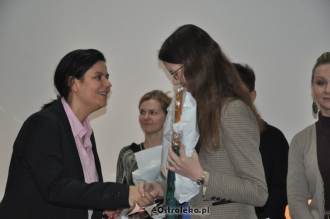 Dwa konkursy jezykowe dla uczniów szkół średnich odbyły się w Zespole Kolegiów Nauczycielskich w Ostrołęce [6.III.2012] - zdjęcie #13 - eOstroleka.pl
