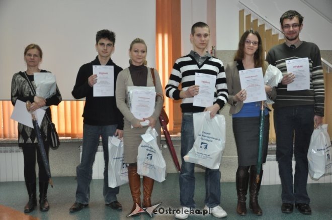 Dwa konkursy jezykowe dla uczniów szkół średnich odbyły się w Zespole Kolegiów Nauczycielskich w Ostrołęce [6.III.2012] - zdjęcie #14 - eOstroleka.pl