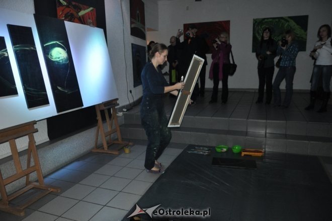 Wernisaż wystawy: Gra koloru w Galerii Ostrołęka [8 III 2012] - zdjęcie #4 - eOstroleka.pl