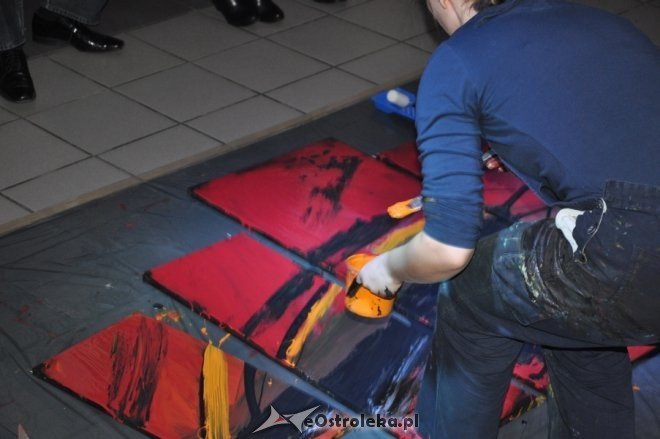 Wernisaż wystawy: Gra koloru w Galerii Ostrołęka [8 III 2012] - zdjęcie #21 - eOstroleka.pl