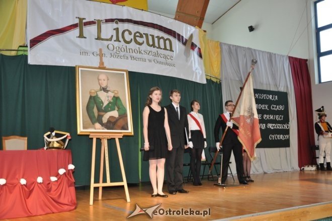 1 LO: Uczniowie uczcili pamięć gen. Bema [14.III.2012] - zdjęcie #36 - eOstroleka.pl