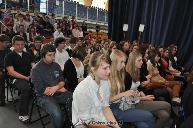 1 LO: Uczniowie uczcili pamięć gen. Bema [14.III.2012] - zdjęcie #14 - eOstroleka.pl