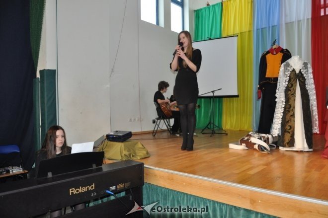 1 LO: Uczniowie uczcili pamięć gen. Bema [14.III.2012] - zdjęcie #12 - eOstroleka.pl