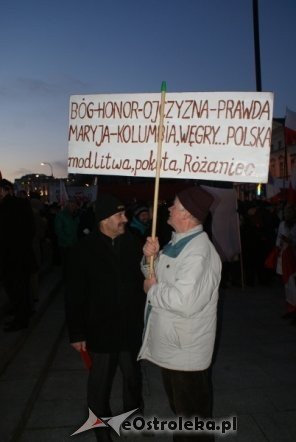 Protest przeciw podwyższaniu wieku emerytalnego: „Rządowi trzeba pokazać czerwoną kartkę”  [14 III 2012] - zdjęcie #23 - eOstroleka.pl