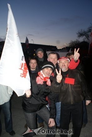 Protest przeciw podwyższaniu wieku emerytalnego: „Rządowi trzeba pokazać czerwoną kartkę”  [14 III 2012] - zdjęcie #24 - eOstroleka.pl