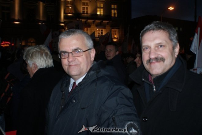 Protest przeciw podwyższaniu wieku emerytalnego: „Rządowi trzeba pokazać czerwoną kartkę”  [14 III 2012] - zdjęcie #28 - eOstroleka.pl