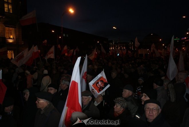 Protest przeciw podwyższaniu wieku emerytalnego: „Rządowi trzeba pokazać czerwoną kartkę”  [14 III 2012] - zdjęcie #29 - eOstroleka.pl