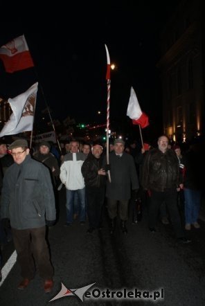 Protest przeciw podwyższaniu wieku emerytalnego: „Rządowi trzeba pokazać czerwoną kartkę”  [14 III 2012] - zdjęcie #33 - eOstroleka.pl