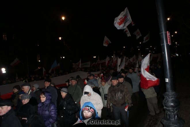 Protest przeciw podwyższaniu wieku emerytalnego: „Rządowi trzeba pokazać czerwoną kartkę”  [14 III 2012] - zdjęcie #7 - eOstroleka.pl