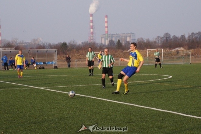 Liga Okręgowa: Korona Ostrołęka - Tęcza Ojrzeń [17.03.2012]   - zdjęcie #25 - eOstroleka.pl