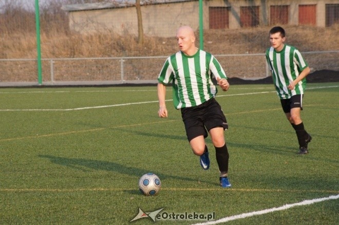 Liga Okręgowa: Korona Ostrołęka - Tęcza Ojrzeń [17.03.2012]   - zdjęcie #22 - eOstroleka.pl