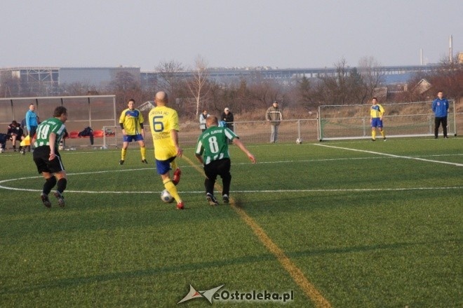Liga Okręgowa: Korona Ostrołęka - Tęcza Ojrzeń [17.03.2012]   - zdjęcie #19 - eOstroleka.pl