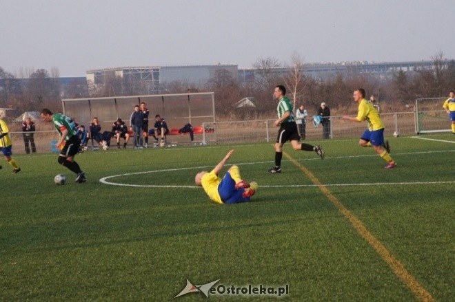 Liga Okręgowa: Korona Ostrołęka - Tęcza Ojrzeń [17.03.2012]   - zdjęcie #18 - eOstroleka.pl