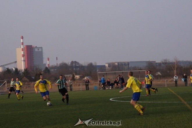 Liga Okręgowa: Korona Ostrołęka - Tęcza Ojrzeń [17.03.2012]   - zdjęcie #16 - eOstroleka.pl