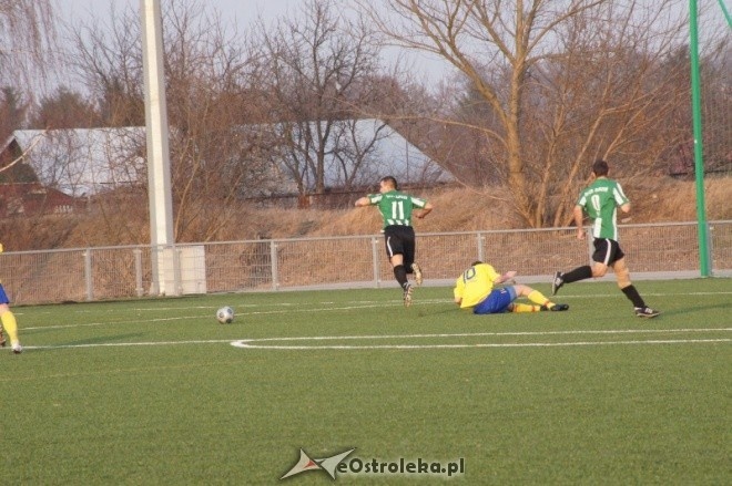 Liga Okręgowa: Korona Ostrołęka - Tęcza Ojrzeń [17.03.2012]   - zdjęcie #6 - eOstroleka.pl