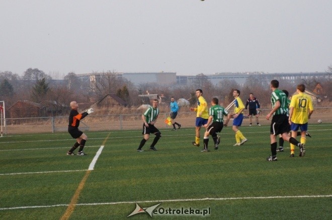 Liga Okręgowa: Korona Ostrołęka - Tęcza Ojrzeń [17.03.2012]   - zdjęcie #2 - eOstroleka.pl