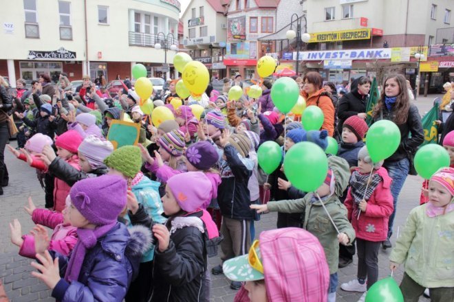 Przedszkolaki z Ostrołęki przywitały wiosnę [21.03.2012] - zdjęcie #16 - eOstroleka.pl