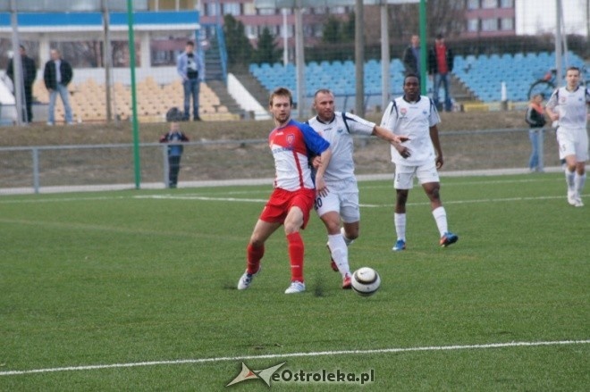 III Liga: Narew Ostrołęka - KS Piaseczno 0:2 [24.03.2012] - zdjęcie #23 - eOstroleka.pl