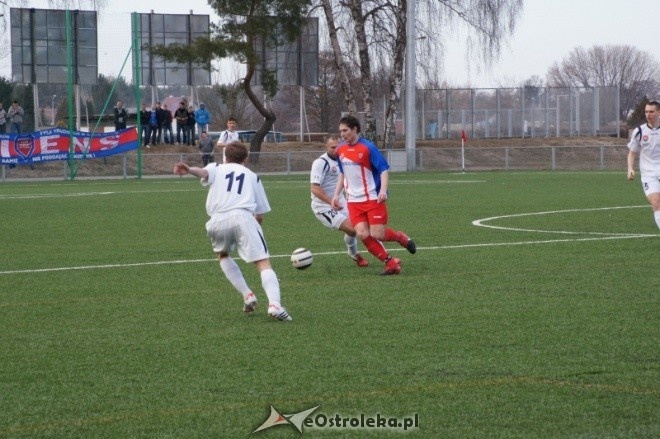 III Liga: Narew Ostrołęka - KS Piaseczno 0:2 [24.03.2012] - zdjęcie #22 - eOstroleka.pl