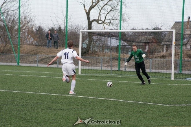 III Liga: Narew Ostrołęka - KS Piaseczno 0:2 [24.03.2012] - zdjęcie #20 - eOstroleka.pl