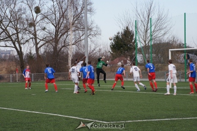 III Liga: Narew Ostrołęka - KS Piaseczno 0:2 [24.03.2012] - zdjęcie #13 - eOstroleka.pl