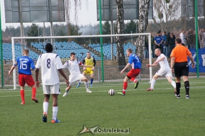 III Liga: Narew Ostrołęka - KS Piaseczno 0:2 [24.03.2012] - zdjęcie #9 - eOstroleka.pl