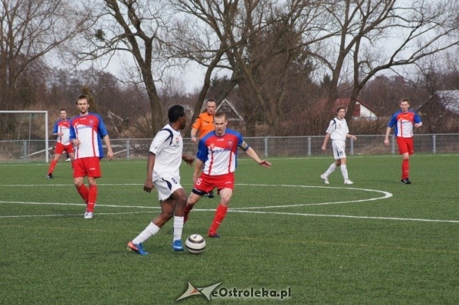 III Liga: Narew Ostrołęka - KS Piaseczno 0:2 [24.03.2012] - zdjęcie #2 - eOstroleka.pl
