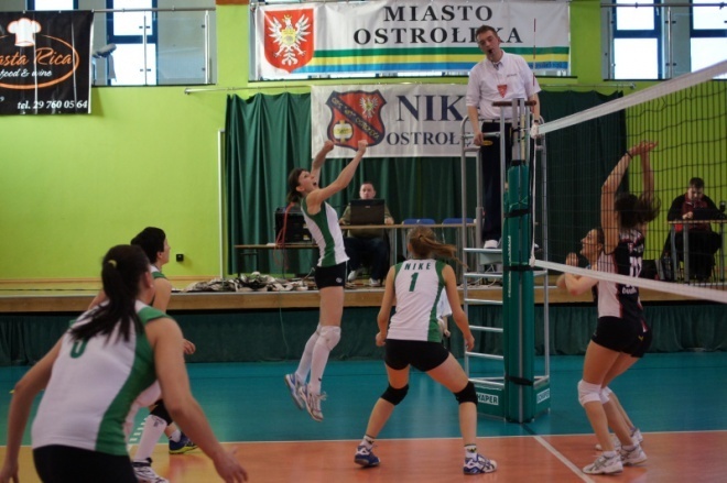 II liga: Nike Ostrołęka - Budowlani Toruń 0:3 [24.03.2012] - zdjęcie #15 - eOstroleka.pl