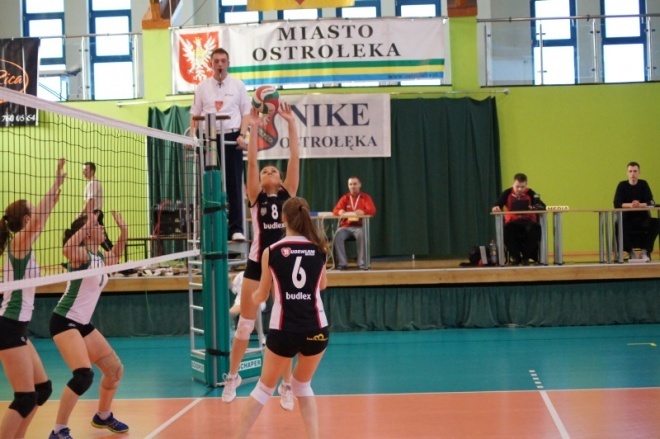 II liga: Nike Ostrołęka - Budowlani Toruń 0:3 [24.03.2012] - zdjęcie #3 - eOstroleka.pl