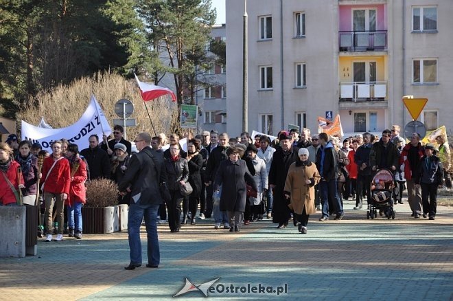 Marsz dla życia i rodziny [25.03.2012] - zdjęcie #58 - eOstroleka.pl