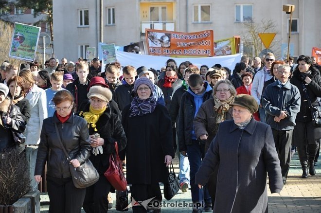 Marsz dla życia i rodziny [25.03.2012] - zdjęcie #65 - eOstroleka.pl