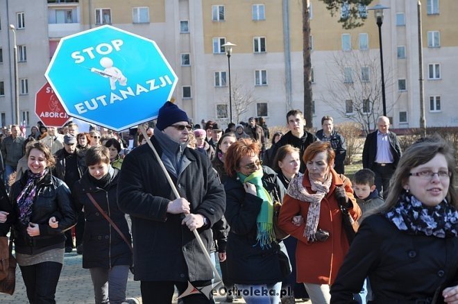 Marsz dla życia i rodziny [25.03.2012] - zdjęcie #15 - eOstroleka.pl