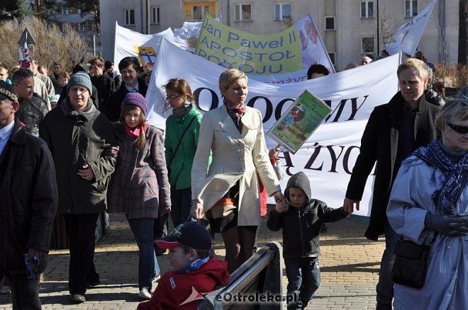 Marsz dla życia i rodziny [25.03.2012] - zdjęcie #8 - eOstroleka.pl