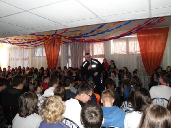Spotkanie profilaktyczne dla uczniów Gimnazjum nr 1 [27.III.2012] - zdjęcie #12 - eOstroleka.pl