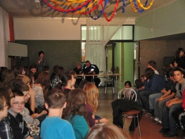 Spotkanie profilaktyczne dla uczniów Gimnazjum nr 1 [27.III.2012] - zdjęcie #19 - eOstroleka.pl