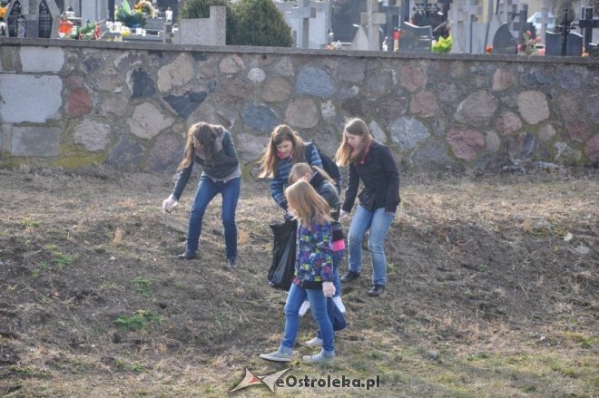 Rozpoczęła się akcja sprzątania miasta: Uczniowie sprzątają Ostrołękę [28.III.2012] - zdjęcie #7 - eOstroleka.pl
