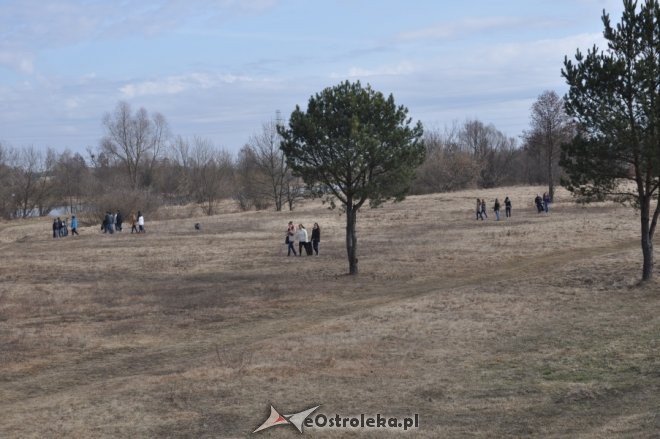 Rozpoczęła się akcja sprzątania miasta: Uczniowie sprzątają Ostrołękę [28.III.2012] - zdjęcie #8 - eOstroleka.pl
