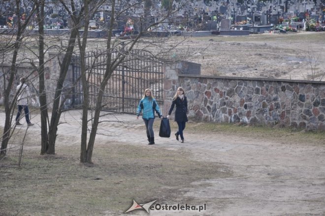 Rozpoczęła się akcja sprzątania miasta: Uczniowie sprzątają Ostrołękę [28.III.2012] - zdjęcie #23 - eOstroleka.pl