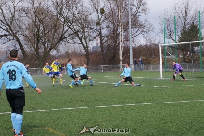 Liga Okręgowa: Korona HiD Ostrołęka - Sona Nowe Miasto 0:1 [31.03.2012] - zdjęcie #26 - eOstroleka.pl