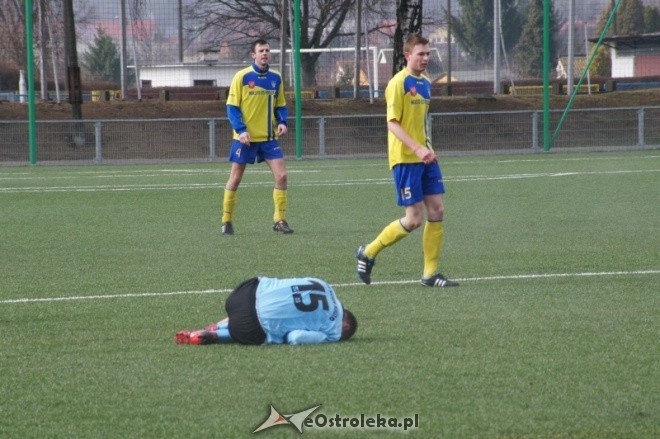 Liga Okręgowa: Korona HiD Ostrołęka - Sona Nowe Miasto 0:1 [31.03.2012] - zdjęcie #15 - eOstroleka.pl