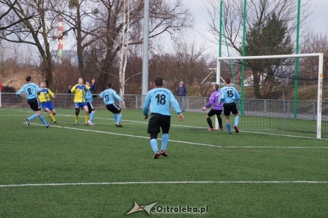 Liga Okręgowa: Korona HiD Ostrołęka - Sona Nowe Miasto 0:1 [31.03.2012] - zdjęcie #12 - eOstroleka.pl